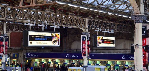 The Quran Project : les panneaux sont dans les gares